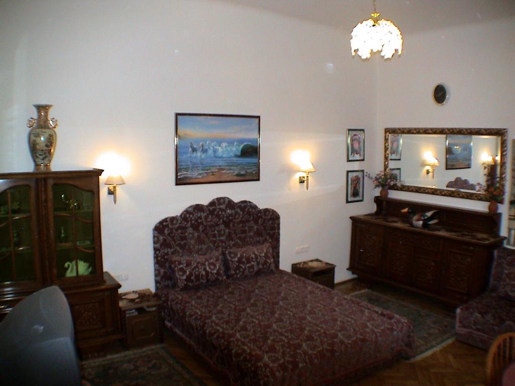 Garibaldi 5 Apartments & Rooms Budapest Habitación foto