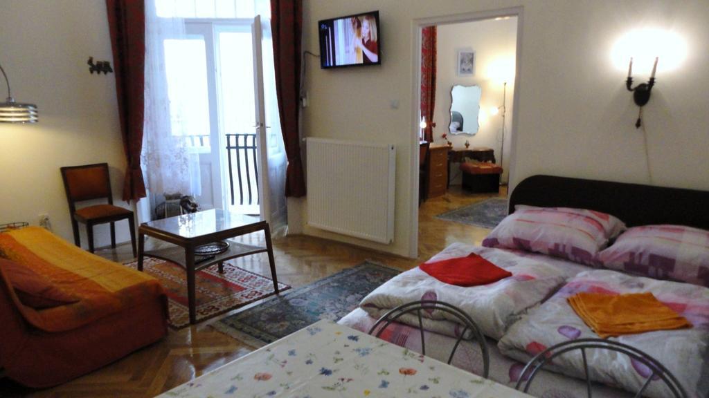 Garibaldi 5 Apartments & Rooms Budapest Exterior foto